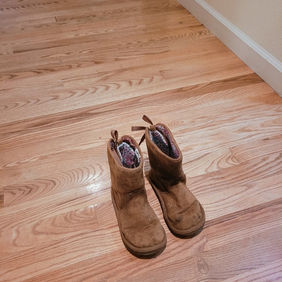 Carter's F-uggs - Picture 5 of 7
